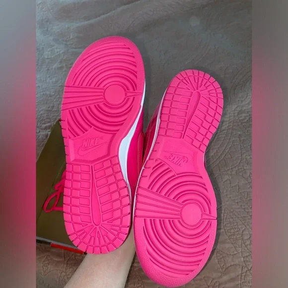 BNWB Nike Dunk Low Hyper Pink - Picture 6 of 8